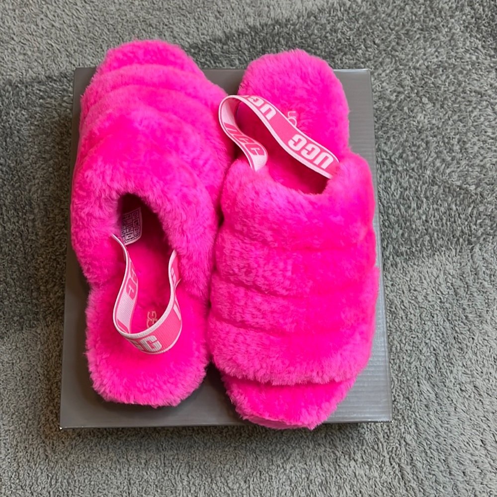 NWT Ugg Fluff Yeah Hot Pink 💖